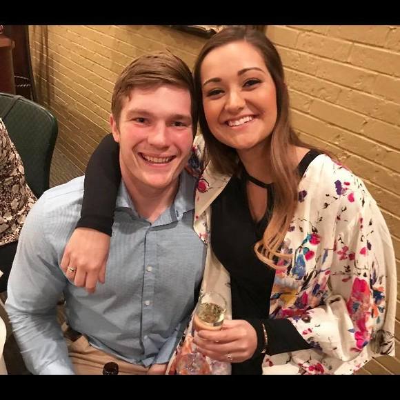 Meet your Posher, Nicole - Picture 1 of 1